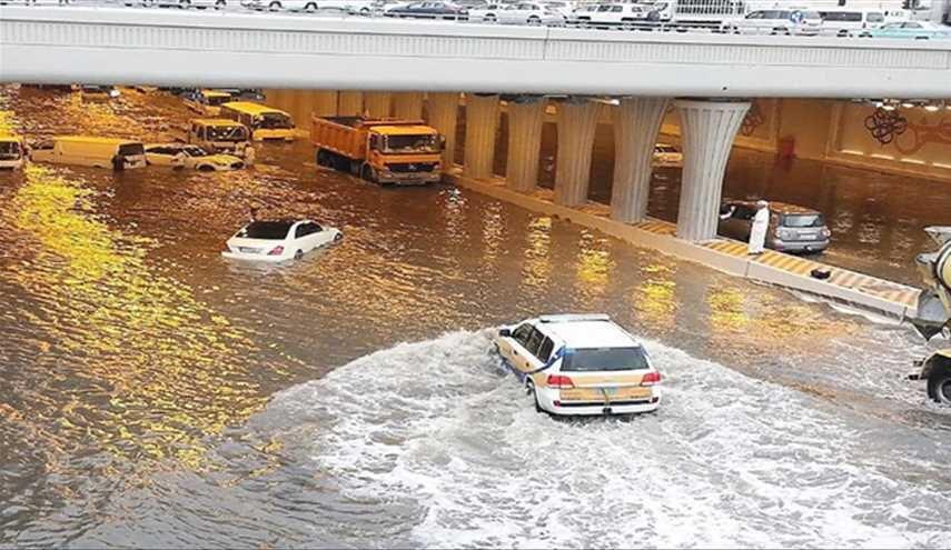 ! قطر تغرق بالامطار والسيول