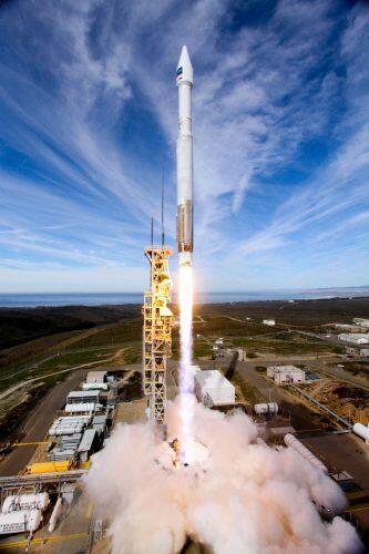 A United Launch Alliance Atlas V rocket carrying the WorldView-4 Earth observation satellite for DigitalGlobe launches into space from California's Vandenberg Air Force Station on Nov. 11, 2016. Credit: United Launch Alliance and Lockheed Martin