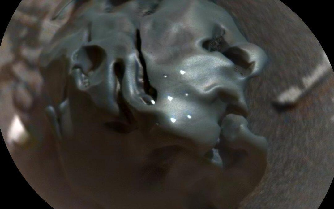 Weird ‘Egg Rock’ Meteorite Found on Mars