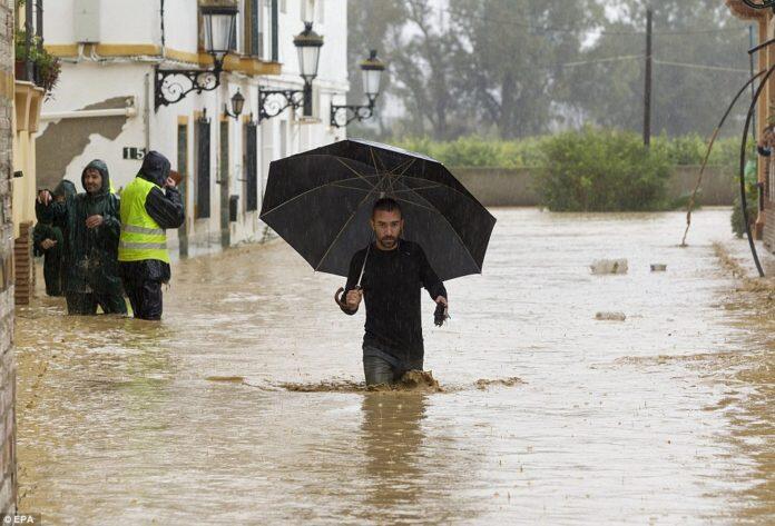 Heavy rain causes flooding in southern Spain