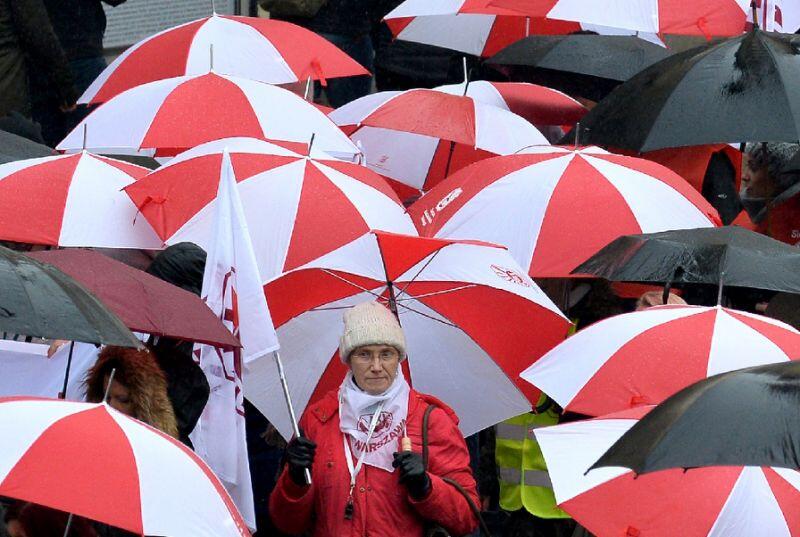 Polish lawmakers pass law restricting rallies