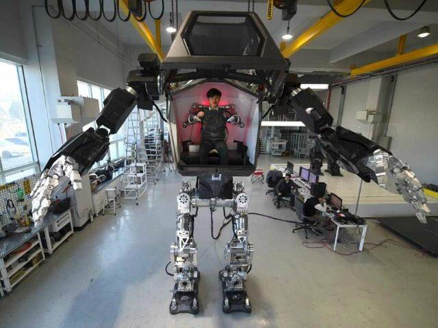 Avatar-Style South Korean Manned Robot Takes First Baby Steps