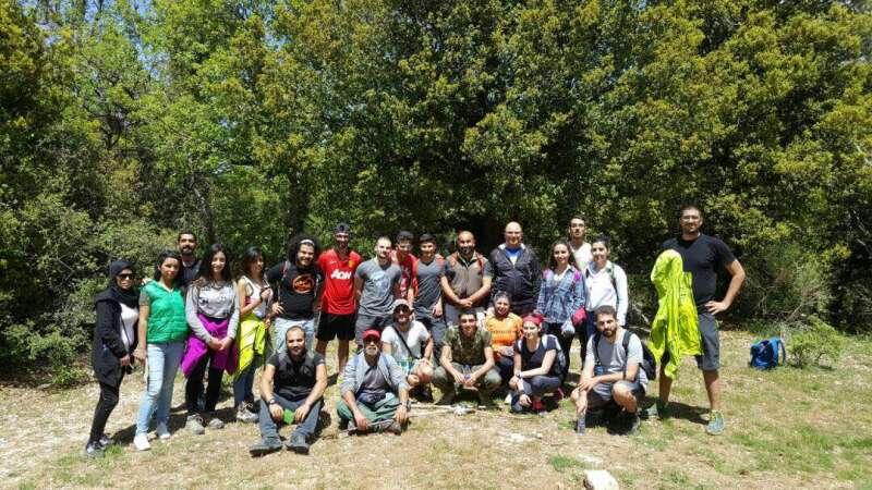 Cours pour préparer des guides et à faire la lumière sur les oiseaux migrateurs à une Ehden critique protégées