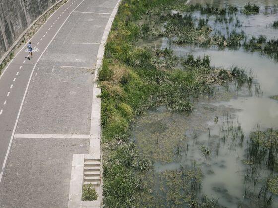 Rome, city of ancient aqueducts, faces water rationing