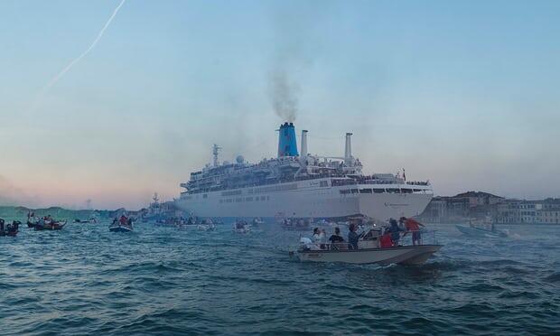 Heading to Venice? Don’t forget your pollution mask