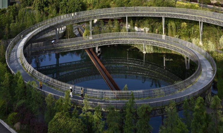 Esta pasarela verde acerca la naturaleza a los habitantes de una ciudad en China