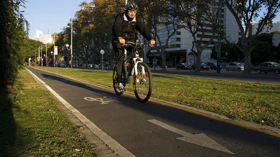 Estudio demuestra que ir en bicicleta al trabajo reduce tus niveles de estrés