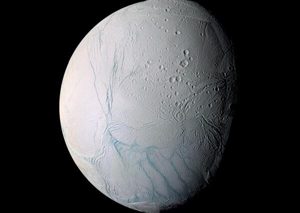 Le fond marin d’Enceladus a des évents hydrothermiques comme le nôtre