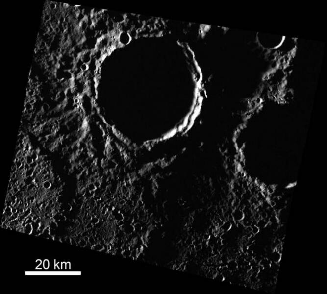 Hielo de agua en el planeta más cercano al Sol