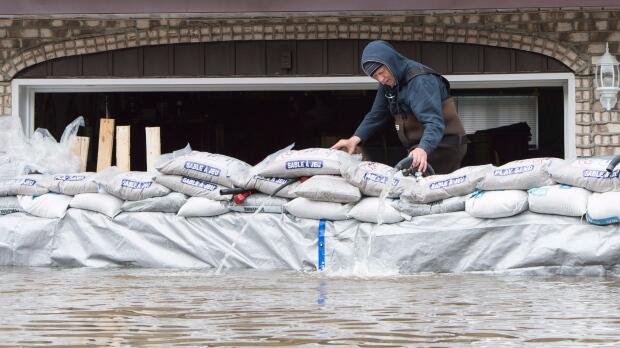 Le gouvernement fédéral n’arrive pas à mettre le plan climatique en action, le chien de garde de l’environnement trouve