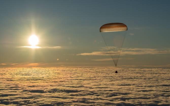 Regreso de los tres astronautas de la expedición 54