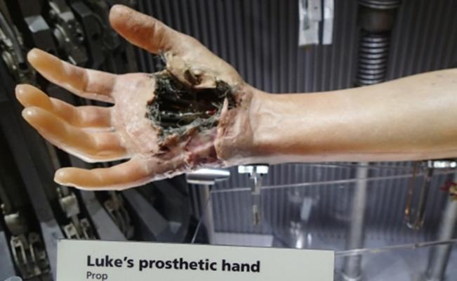 La mano de Luke Skywalker inspira una piel robótica realista