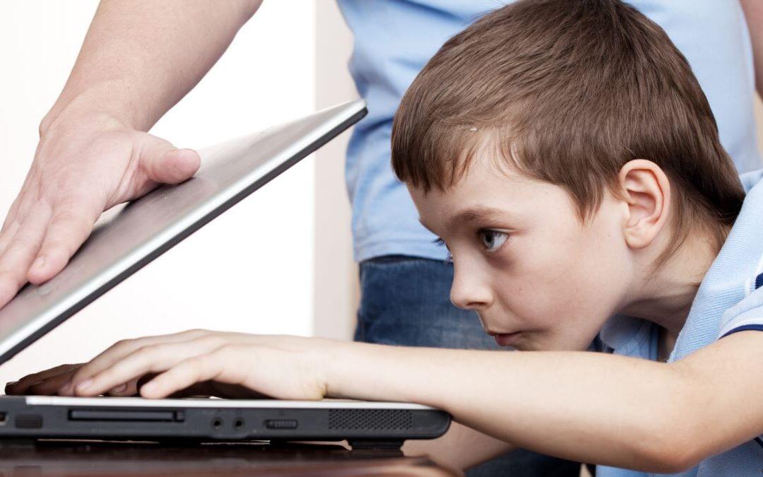 الالعاب الالكترونية  تهدد حياة الاطفال والإهمال متعدد الإتجاهات!