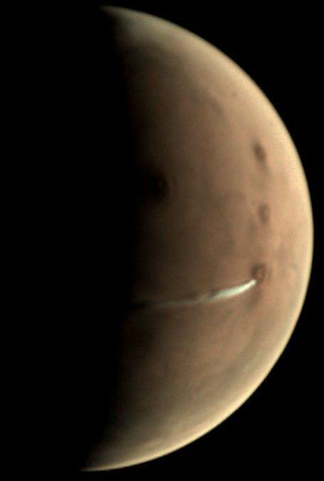 Mars Express vigila una peculiar nube