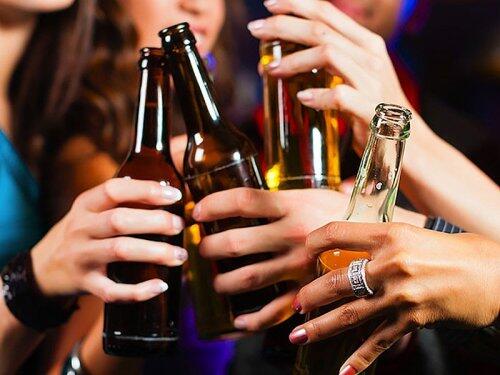 Relacionan el alto consumo de alcohol con el estreñimiento crónico