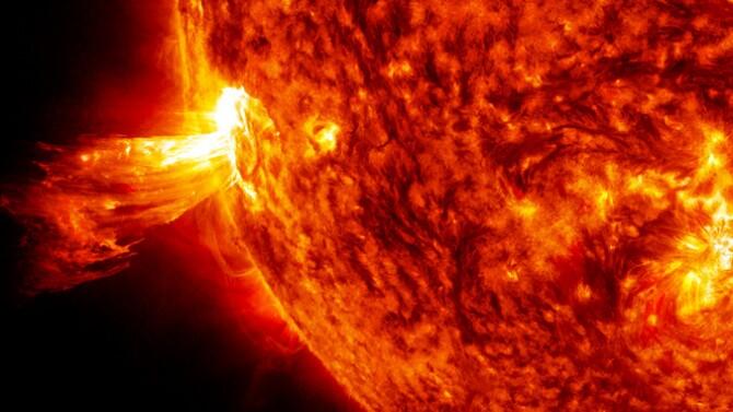 El sol podría tener el destino de T UMi, una gigante estrella roja en agonía