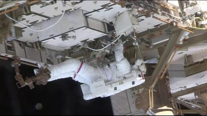 Segunda salida extravehicular para cambiar baterías en la ISS