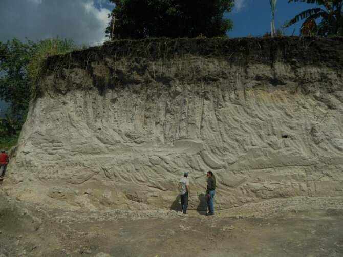 Una columna de ceniza volcánica de 49 kilómetros de altura se elevó sobre la civilización Maya