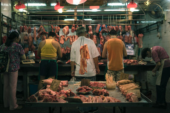 La carne cruda puede contener bacterias asociadas a infecciones hospitalarias