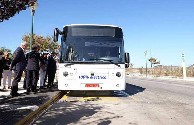 Nuevo sistema de carga por contacto en el suelo para autobuses eléctricos