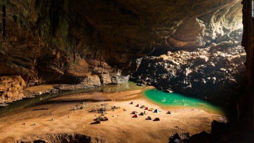 160487_9-160824164842-hang-son-doong-10hang-en-campsite-super-169