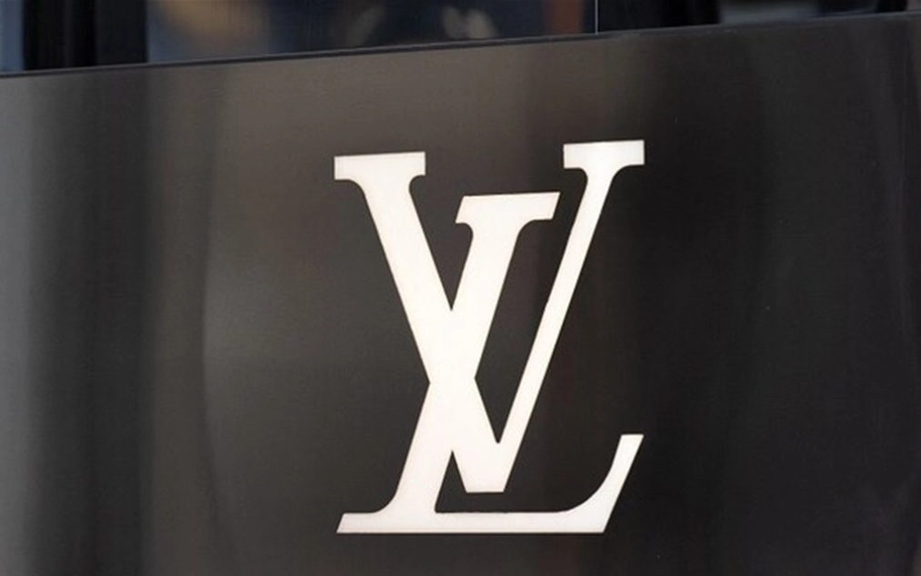 “Louis Vuitton” متّهمة بـ”سرقة” البيانات البيومترية لزبائنها!