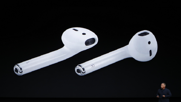 هل يمكن أن تعمل AirPods من آبل كمساعدات على السمع؟